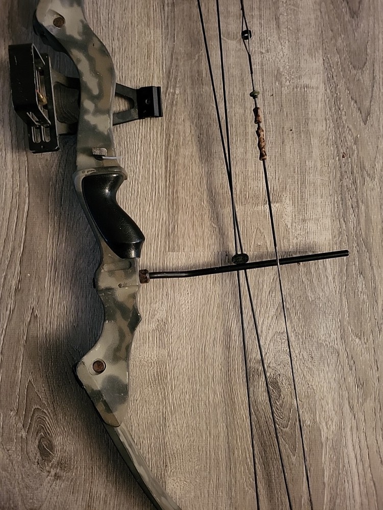 Beartooth Hunter Alpine Series Compound Bow