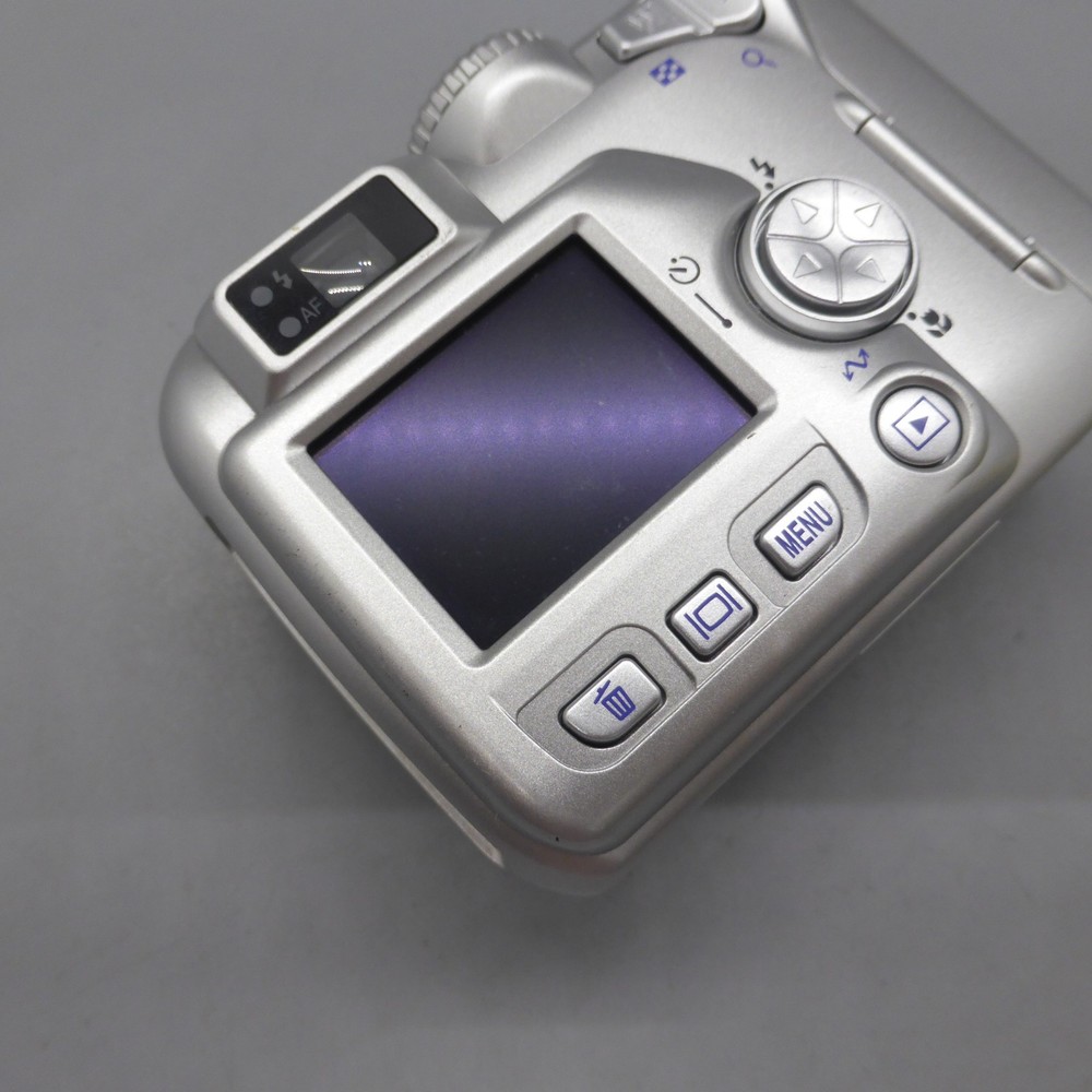 Nikon Digital Camera Coolpix 2100 2.0MP Silver Tested