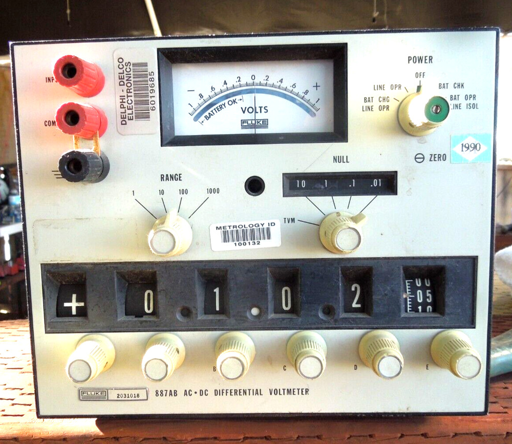 FLUKE 887A AC/DC DIFFERENTAL VOLTMETER