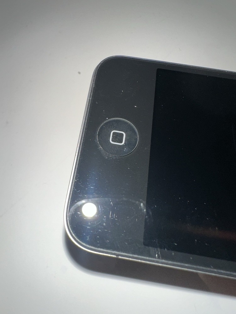 Apple iPhone 4s - 16 GB - Black (Unlocked)