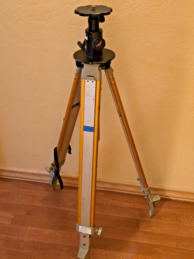 SOKKIA Surveyors TRIPOD with CST BERGER ELEVATOR COLUMN - PRE-OWNED