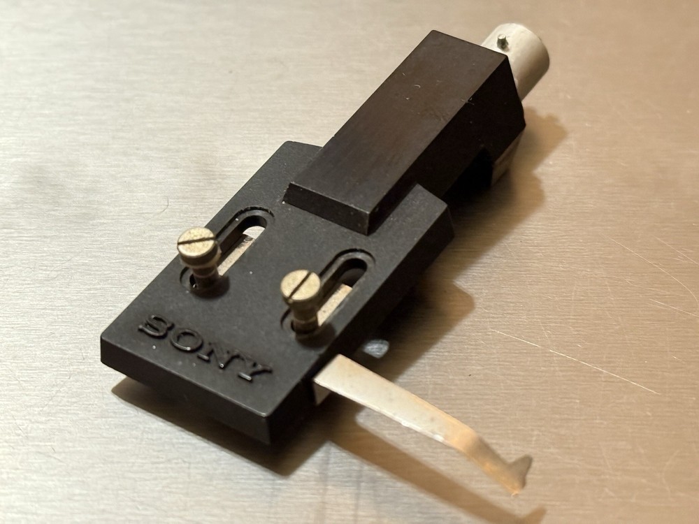 Sony SH-135  Headshell Excellent condition for  turntable Tonearm