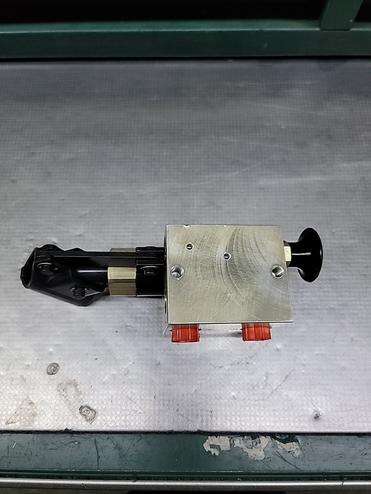 Parker Oildyne Hand Pump Assy 4way 2s