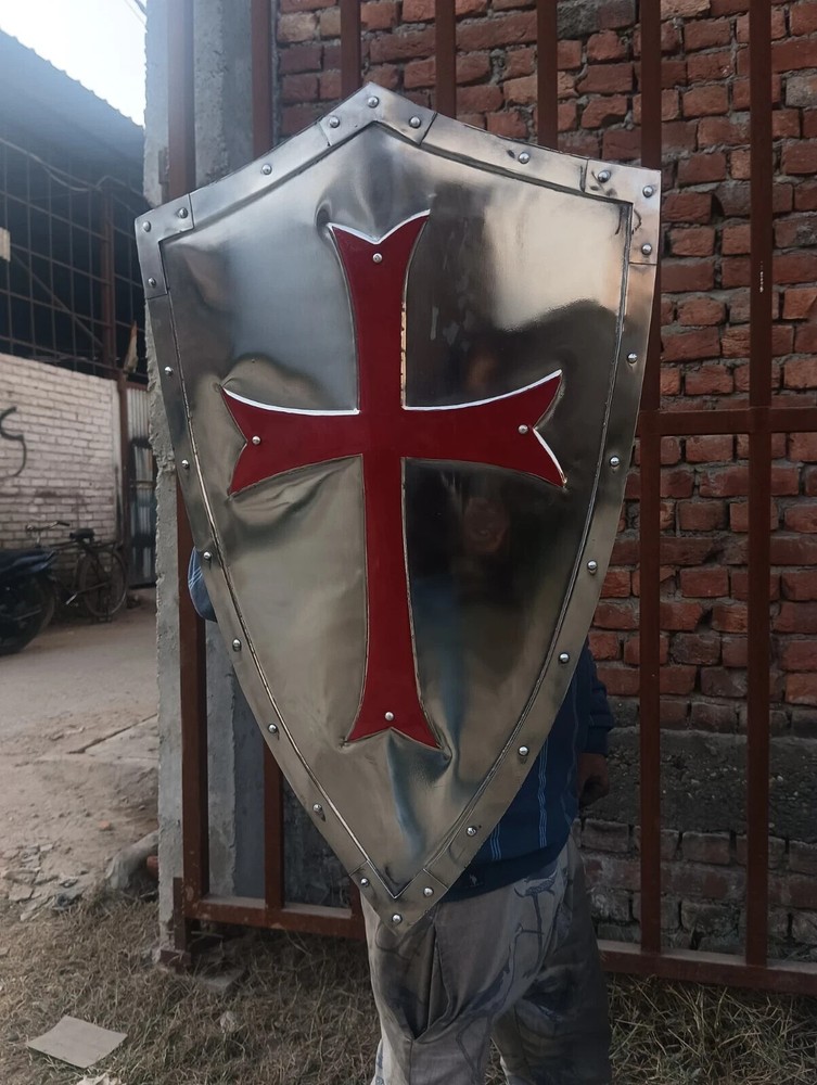 Knight Shield Lion Crest – Wall Decor & LARP