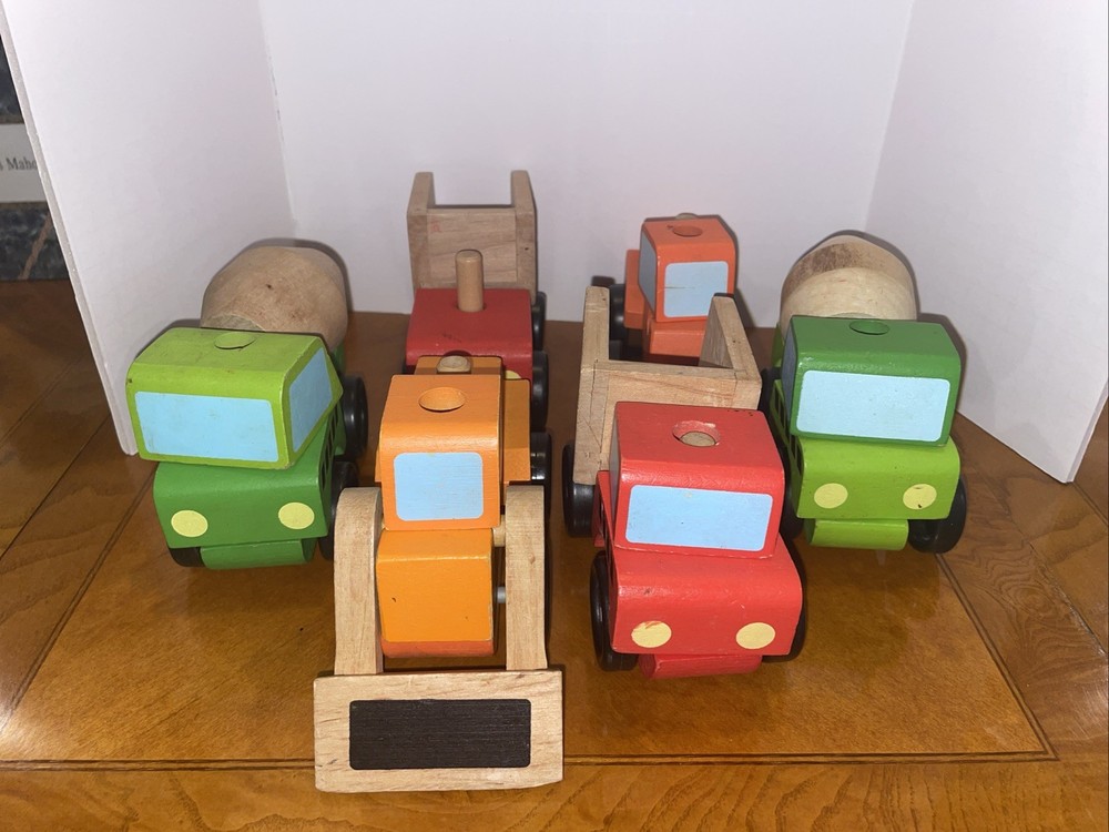 Melissa & Doug Wood Stacking Construction 4 Complete 2 Partial. 6 Total.