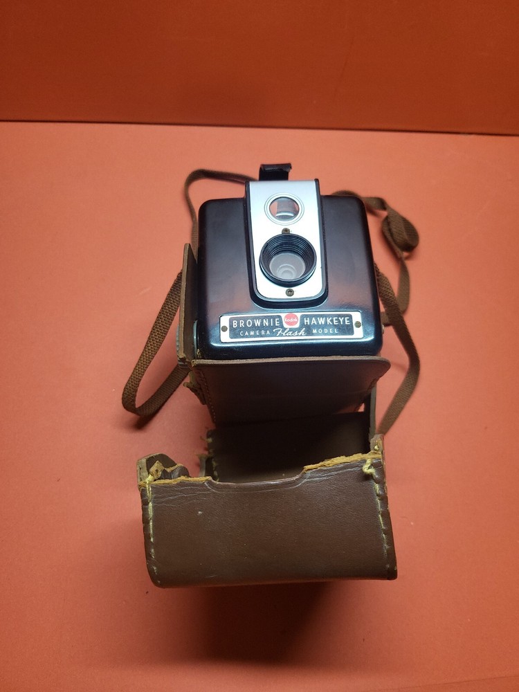 Vintage Brownie Hawkeye Camera Flash Model w Leather Case ~ Read Description