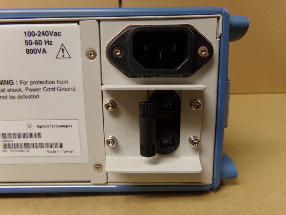 Agilent U4002A 2 Slot Chassis Digital Test Console
