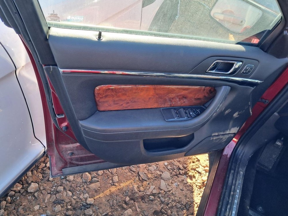 MKS 2014 Glove Box 4837357