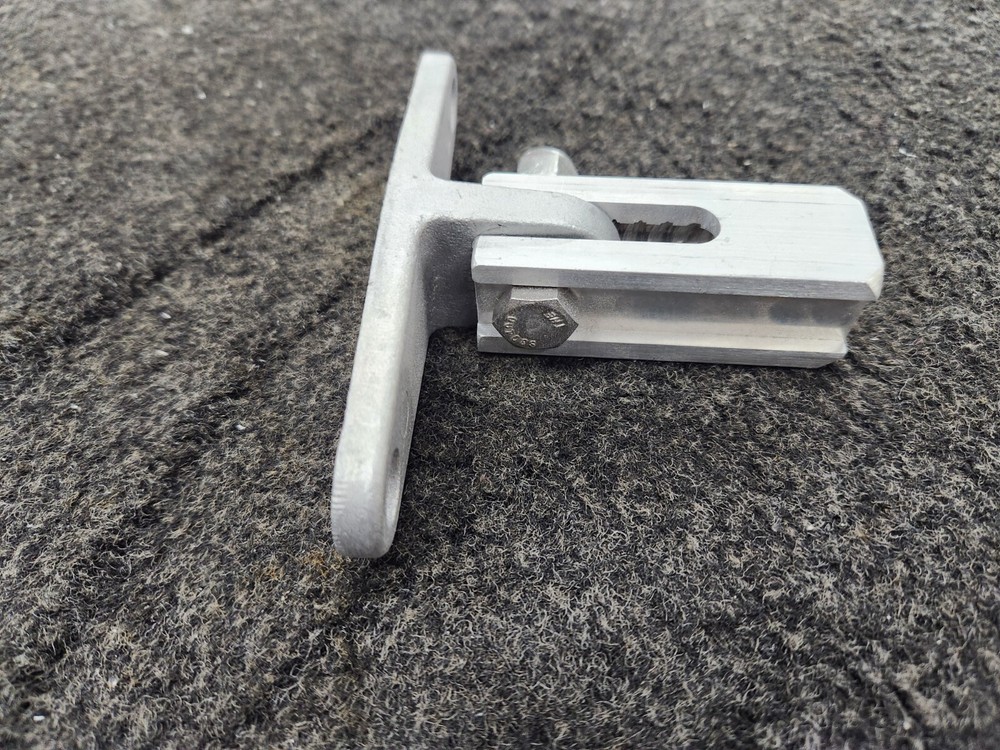 2 Kraft Tool Concrete Broom Adaptor Brackets with Base Plates