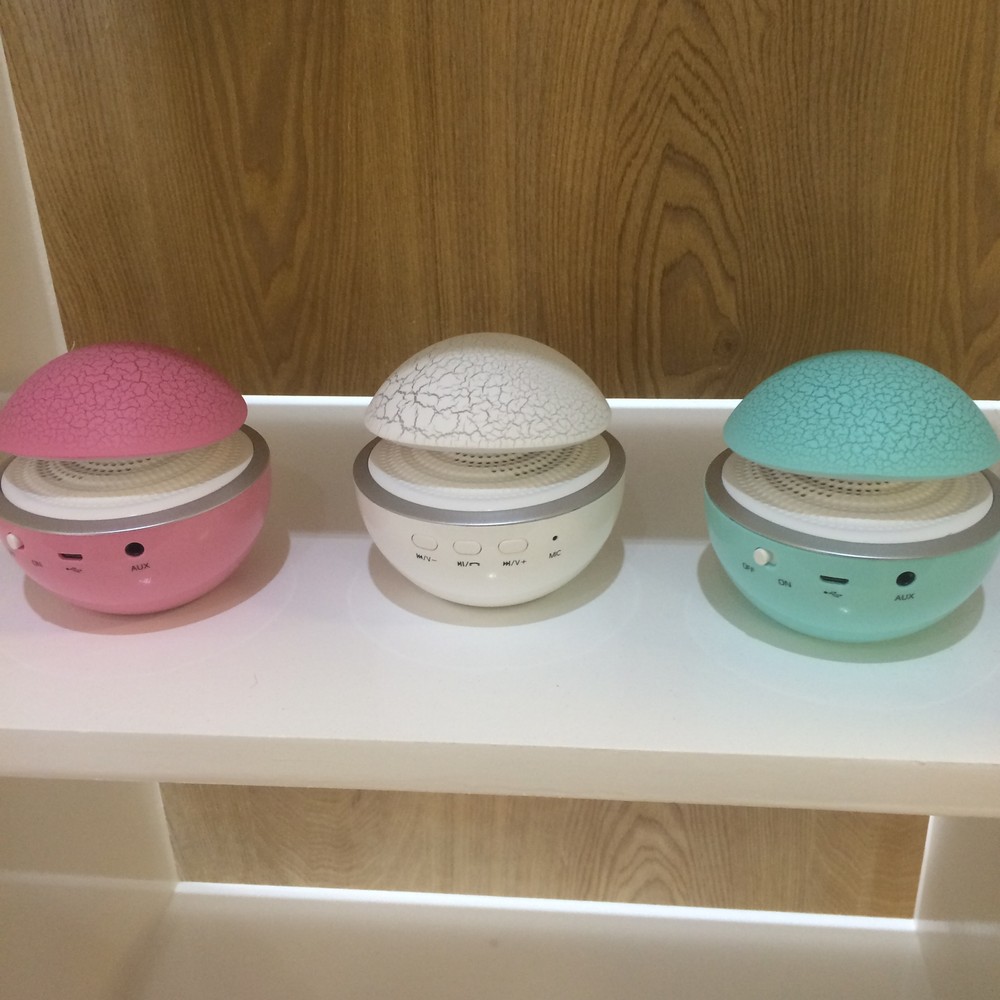 BT680 Mini Bluetooth Speaker & LED Mushroom Design Lamp
