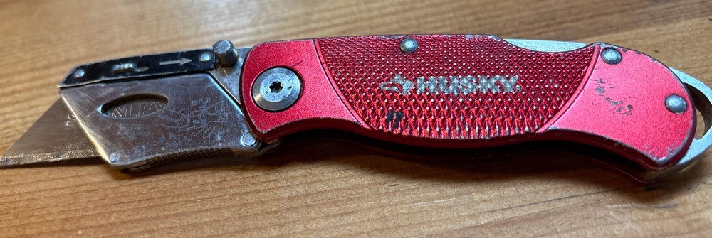 Husky Utility Knife Folding Locking Replaceable Blade Red Stainless Clip Used