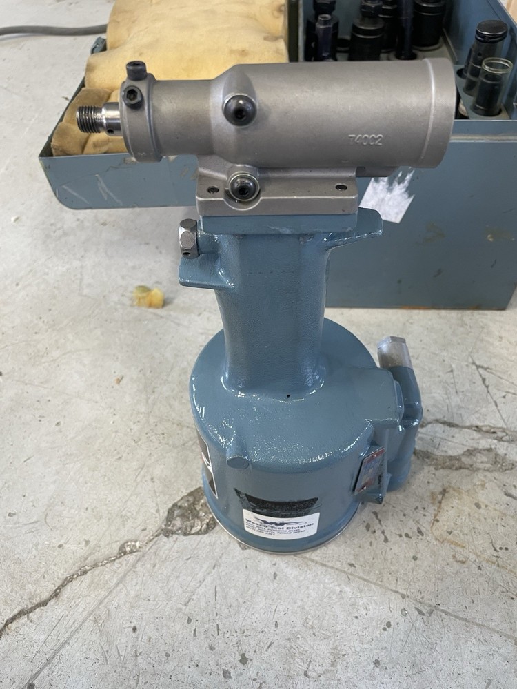 G740 CHERRY RIVETER RIVET GUN