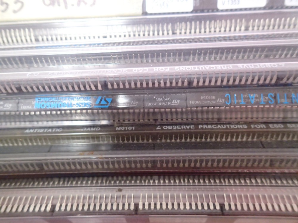 4.4 LBS ASSORTED INTEGRATED CIRCUITS / IC'S VARIOUS MANUFACTURERS