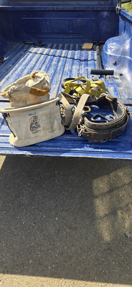 Buckingham Linemans Harness With accessories.