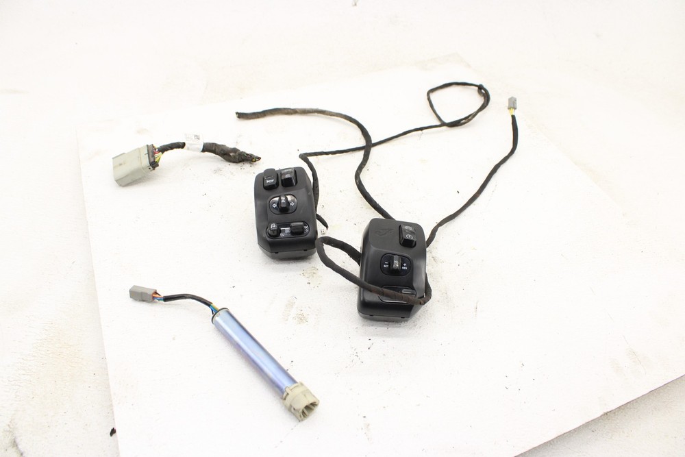 14-23 Indian Chieftain Right/Left Control Switch