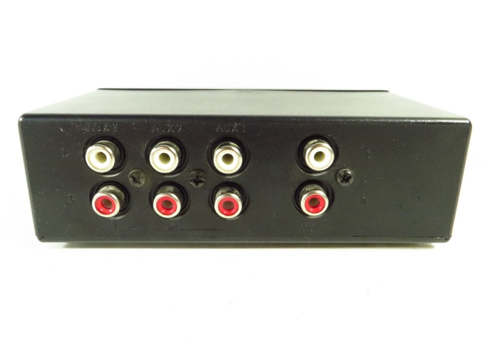 Radio Shack 42-2112 Stereo Audio Source Selector 3 Inputs
