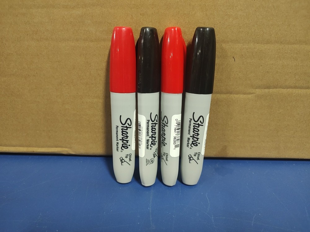 Sharpie Chisel Marker 2 Ea Red And 2 Ea Black ( 4 Pens )