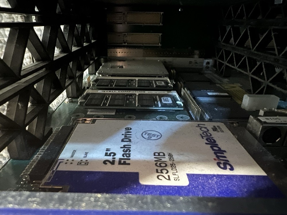 Finisar XGIG-C004 4-Slot Chassis Protocol Analysis w/Xgig Multi-Function Blade