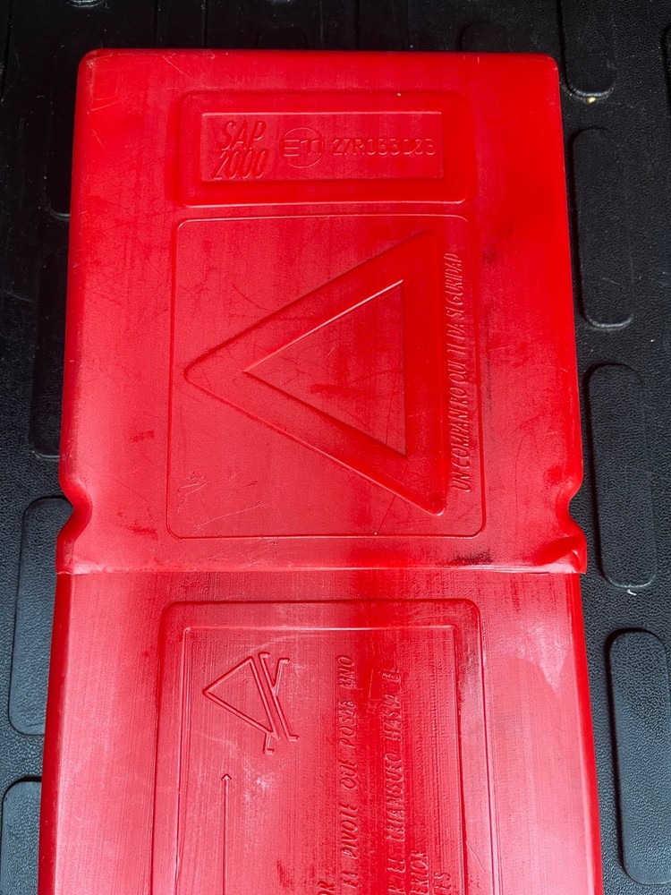 Spanish Triangulo de Averias Warning Triangle