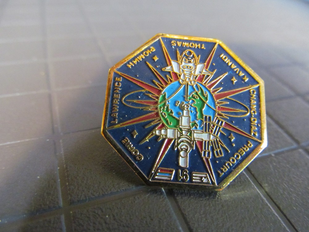 NASA  SHUTTLE DISCOVERY STS-91  LAPEL PIN