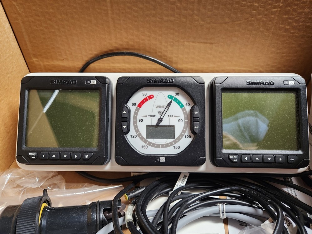 Simrad IS20 Sail Pack Wind/Combi Depth & Speed, with Graphic Display & NavPod