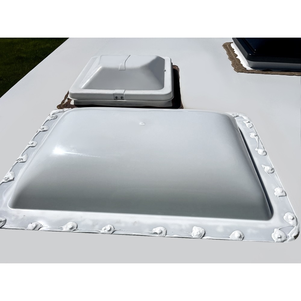 Plastic White RV Roof Skylight Cover For Camper Skylight Food Truck Skylight