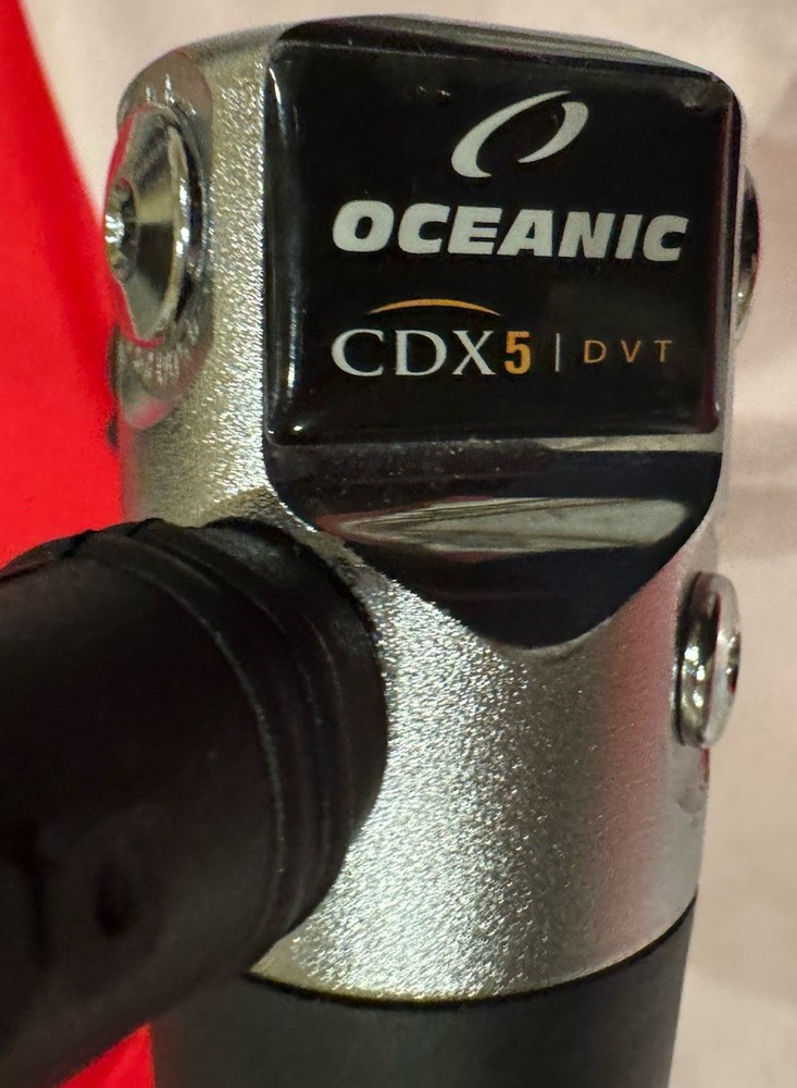 OCEANIC NEO CDX5 SCUBA REGULATOR AWESOME SOLID REG IN NICE CONDITION