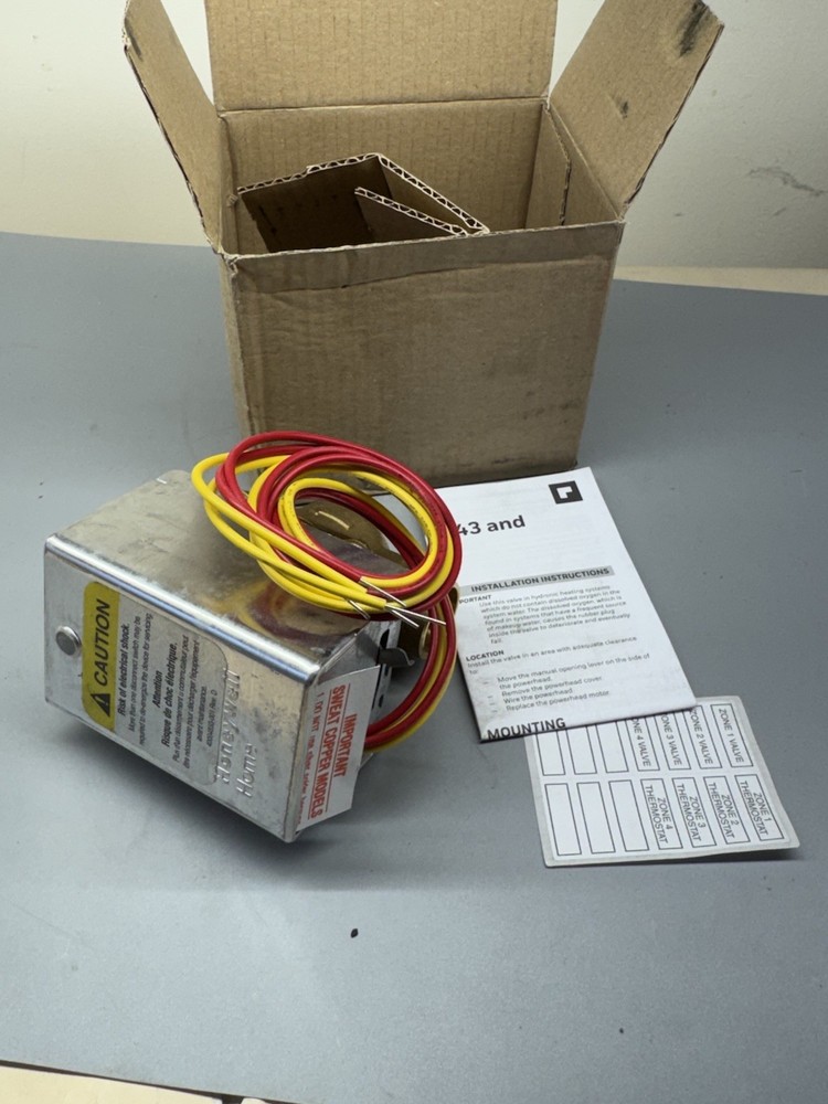 Honeywell Home Motorized Valve model V8043E1012