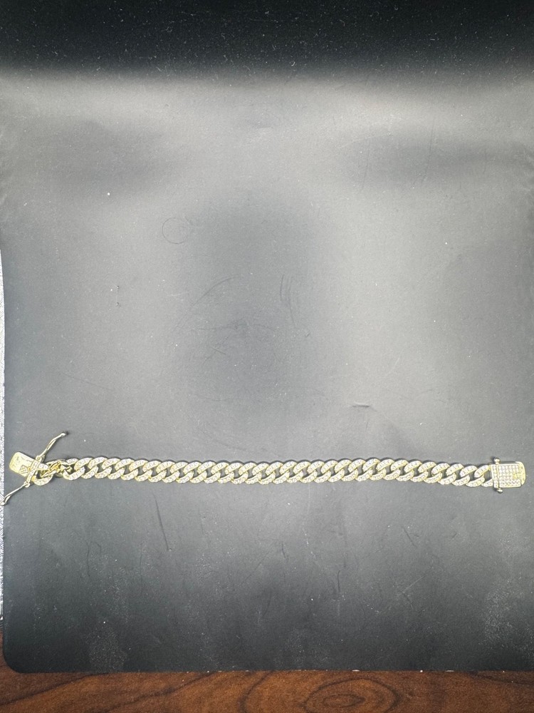 gold bracelet with diamonds