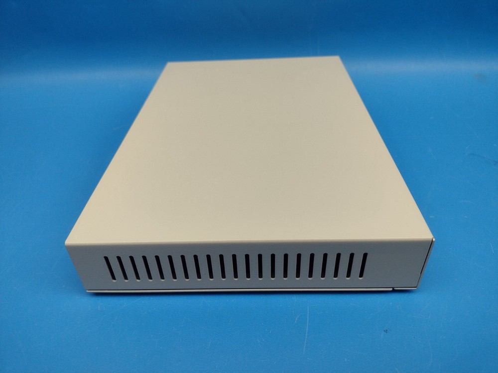 MultiTech RouteFinder RF820 VPN Data Networking SOHO Internet Security Appliance