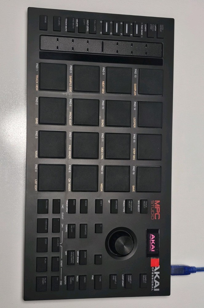 Akai MPC Studio USB MIDI Controller w/ Box Used Excellent Condition
