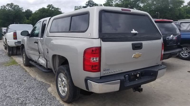 08 CHEVY SILVERADO 1500 HIGH MOUNTED STOP LIGHT