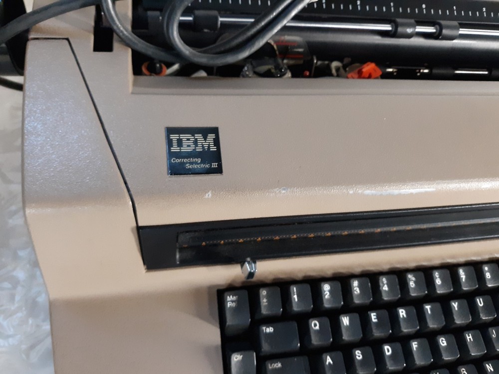 IBM Correcting Selectric III Typewriter *FOR PARTS*
