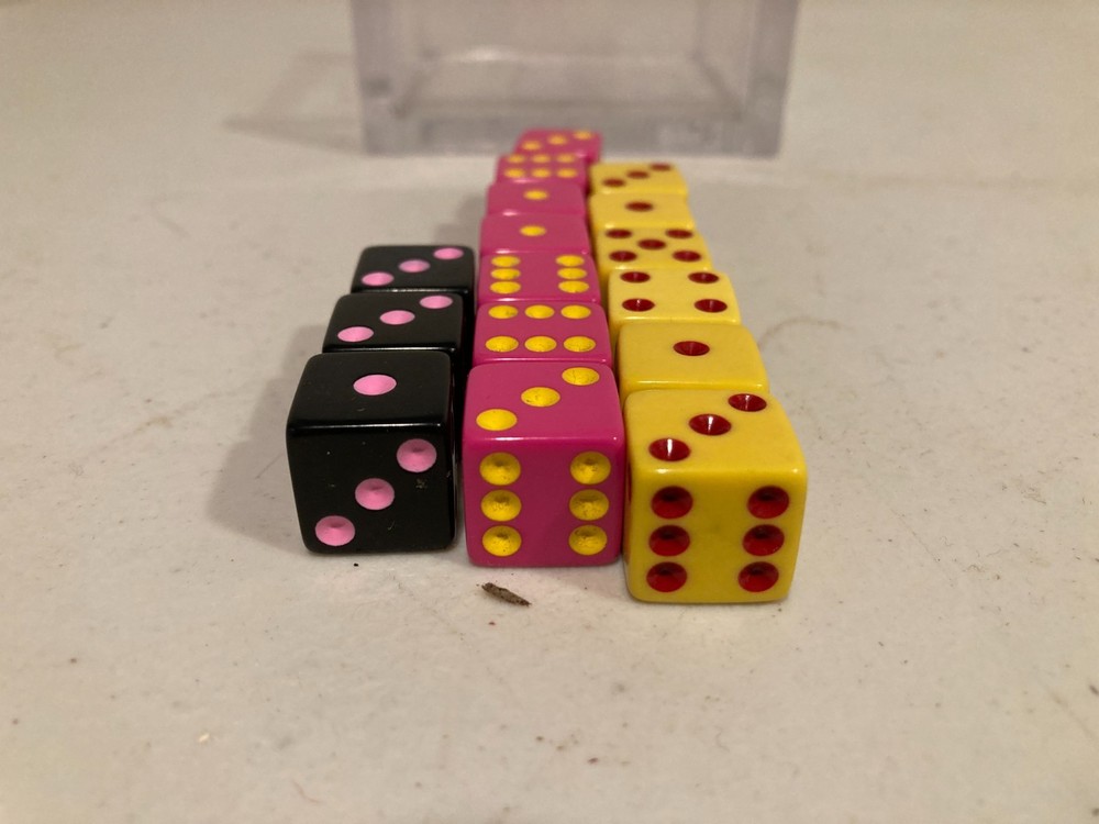 Old cream bakelite 15 dice set