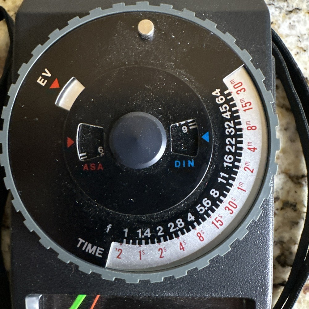 Vivitar 35 Light / Exposure Meter