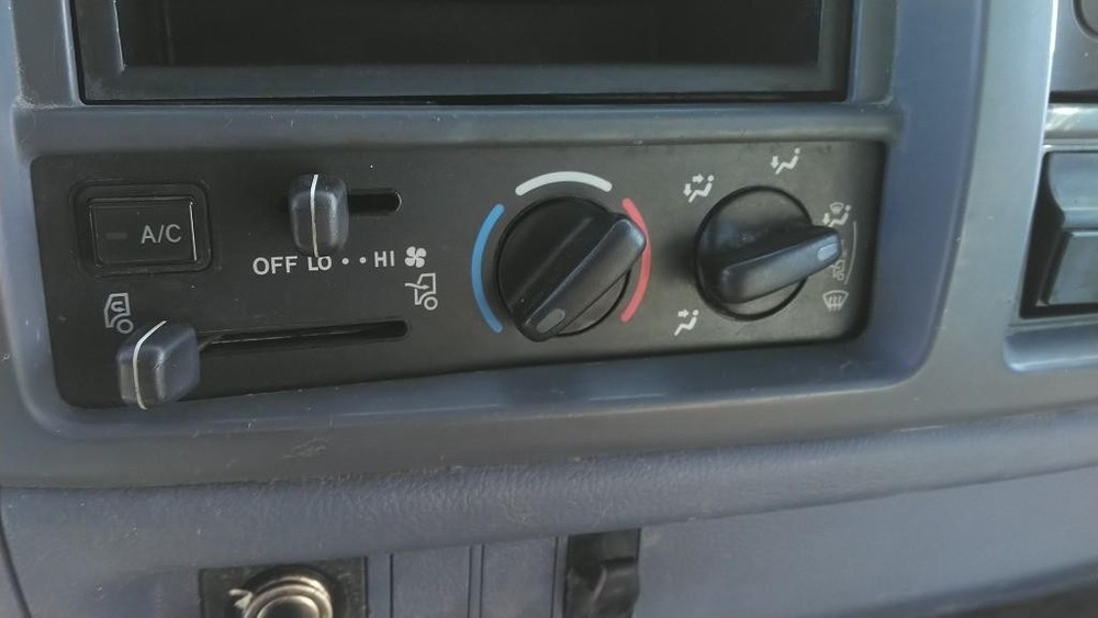 Replaces 2007 HINO 268 TEMPERATURE CONTROL ,  OH