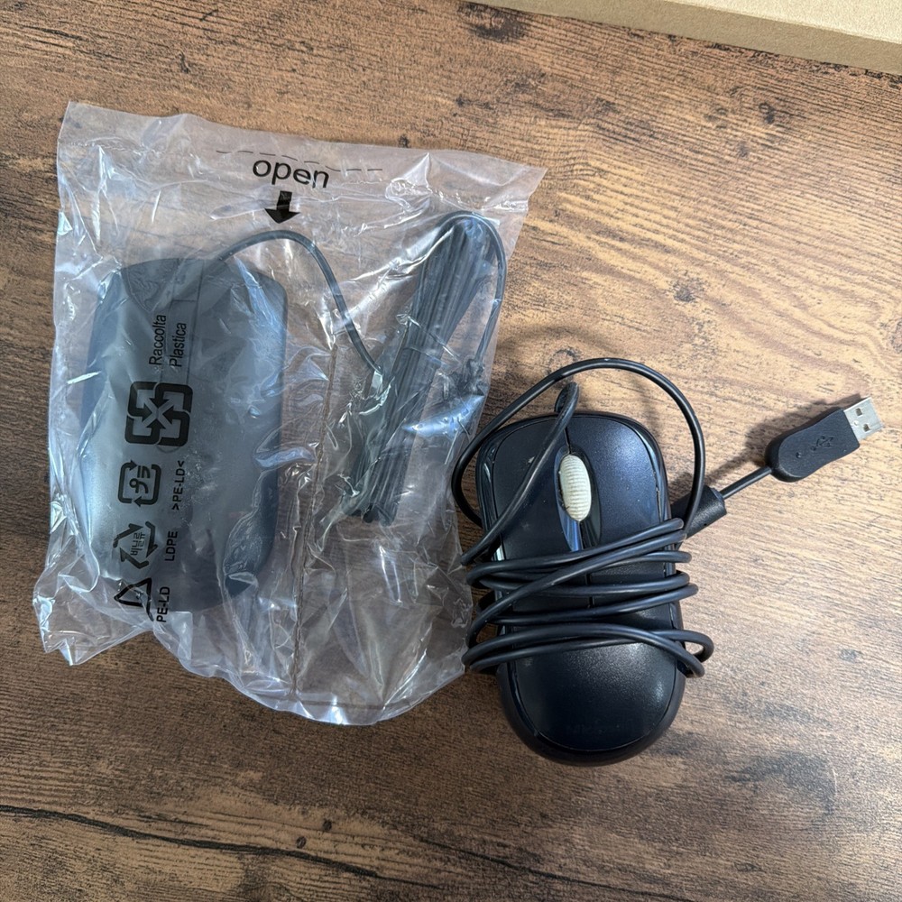 Brand New Computer Bundle 2 Keyboards, Computer Mouse, Cables, Accessories Mic