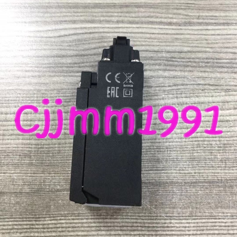 1PCS D4N-4132