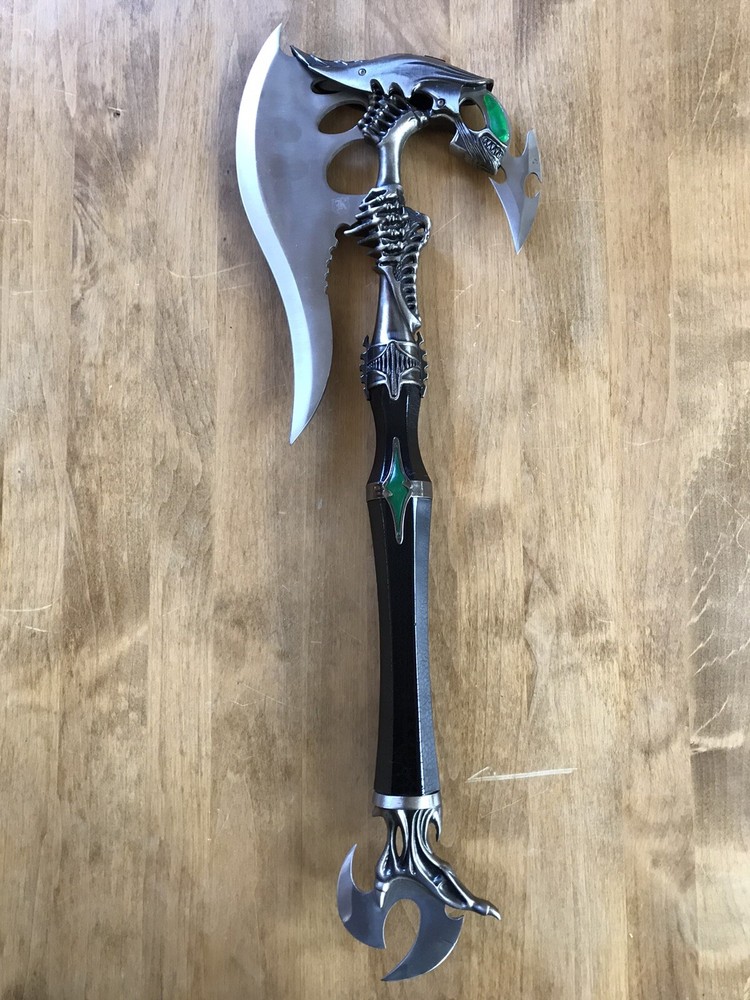 K Exclusive Alien Battle Axe