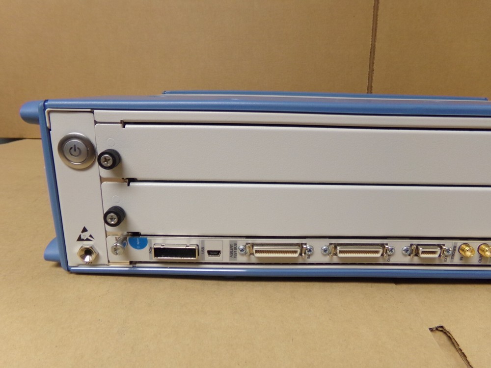 Agilent U4002A 2 Slot Chassis Digital Test Console
