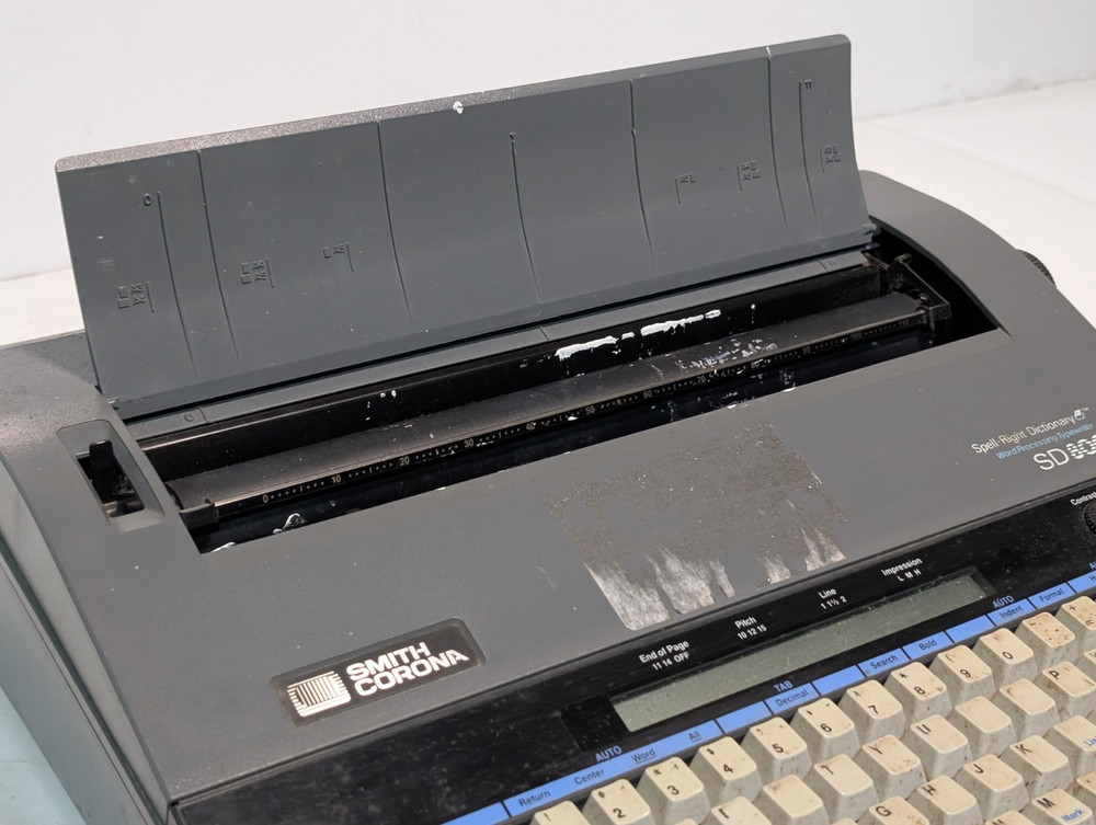 Smith Corona SD800 Word Processing Electric Typewriter, Powers On