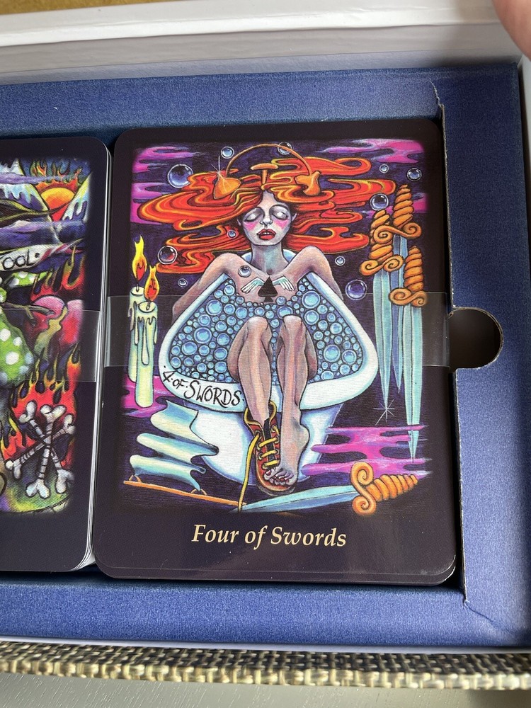 Bonefire Tarot, Collectors Box, Gabi Angus-West 2016
