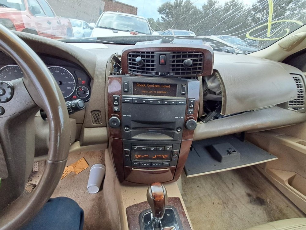 CTS       2006 Glove Box 4808154