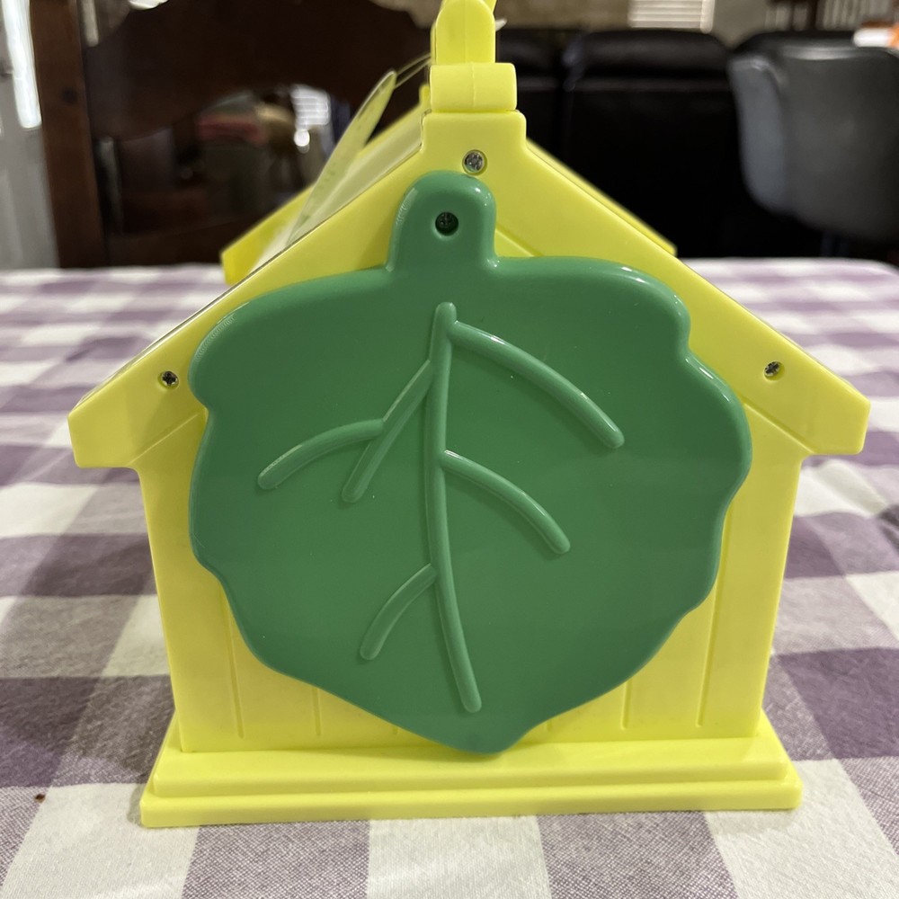 BUG CATCHER KIT-HOUSE YELLOW WITH TOOLS NEW FROM TARGET