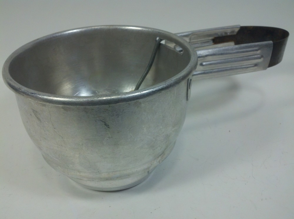 Flour Sifter Squeeze Handle Vintage Aluminum