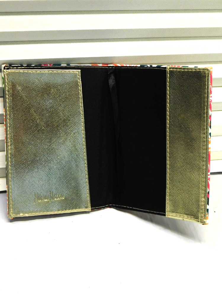 NEIMAN MARCUS PALM BREEZE PASSPORT HOLDER