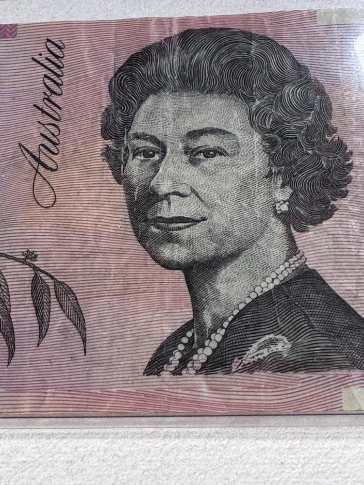 2005 Australia $5 Polymer Banknote Prefix AB P# 57c