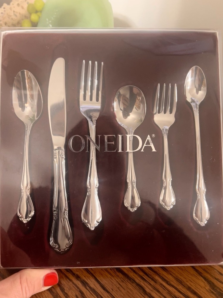 Oneida 3615 Chateau 6 Piece Child’s Progress Flatware Set