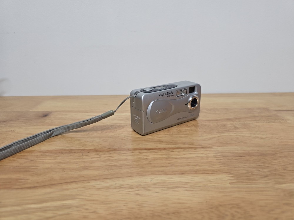 Konica KD-100 1.3MP Compact Digital Camera Silver Tested Working