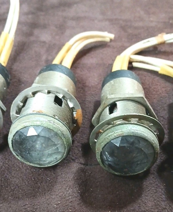 Vintage 7 DIALCO, N.Y, Panel-Mount Clear Indicator Lights 75W, 125V